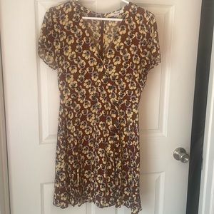 Madewell Pansy print easy summer dress back zip and front buttons.